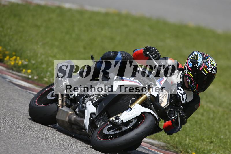 /Archiv-2024/29 12.06.2024 MOTO.CH Track Day ADR/Gruppe rot/25